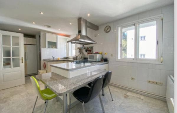 Ático en venta en Bulevar Príncipe Alfonso de Hohenlohe, 70, Marbella photo 1
