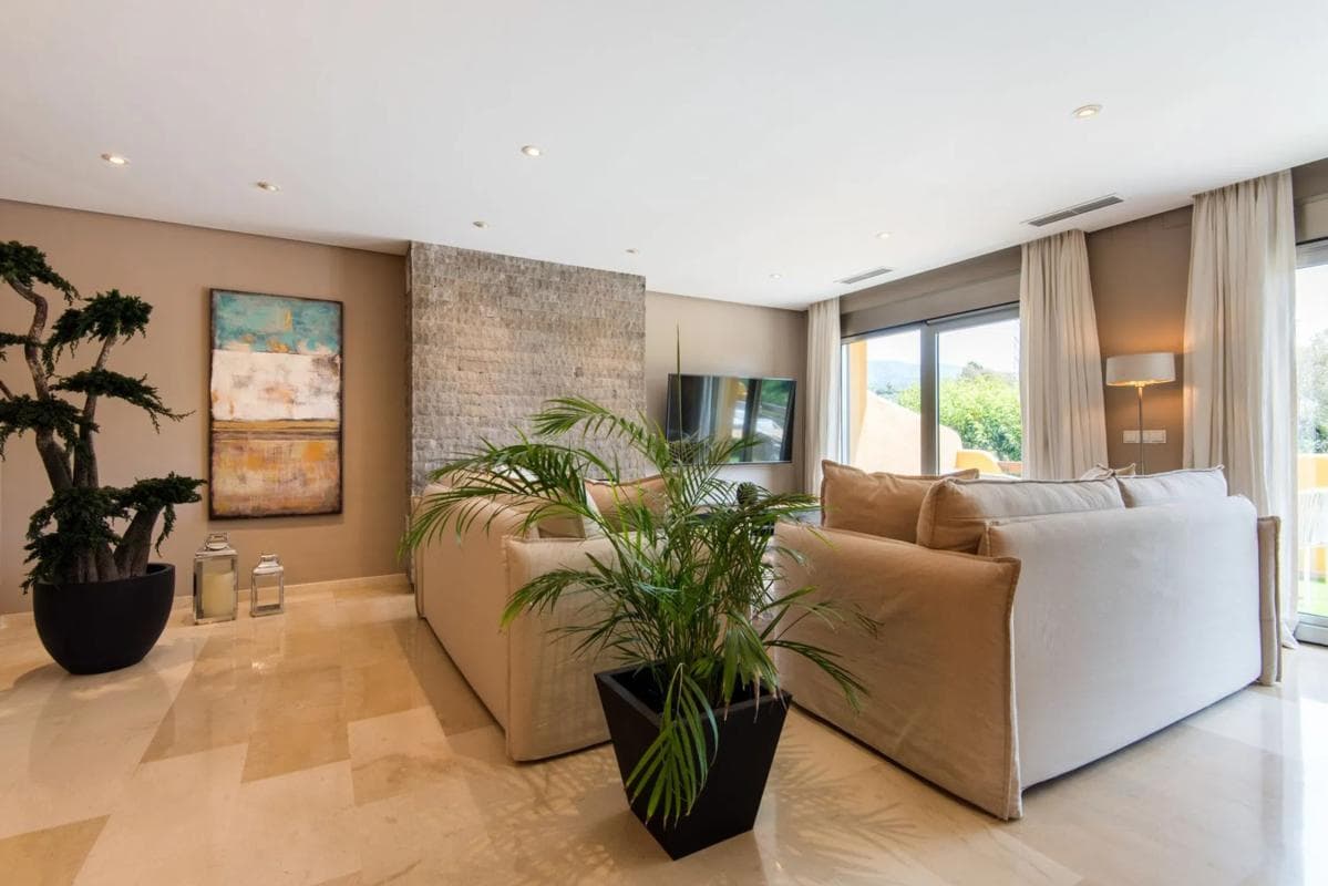 Venta de chalet adosado en Urbanizacion La Meridiana , Marbella photo 3