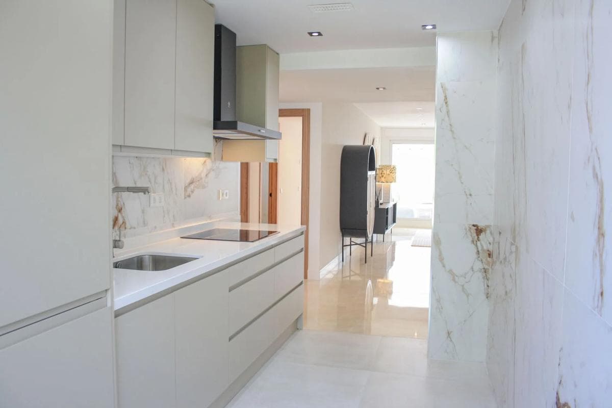 Продажа квартиры на Barrio La Carolina-Guadalpín, Марбелла
photo 4