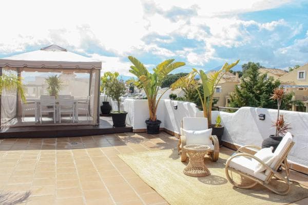 Duplex en venta en Calle Estena, Marbella photo 1