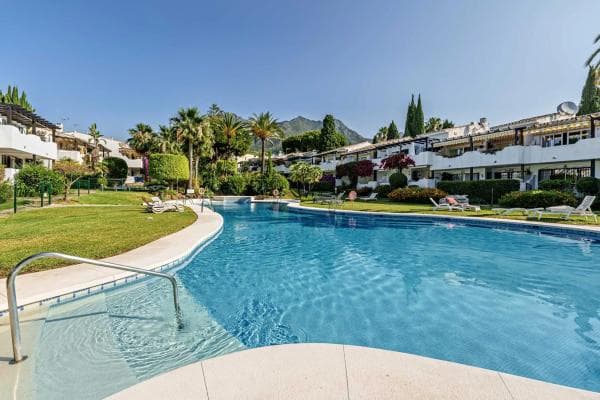 Apartment for sale in Urbanizacion Camosan Blanes, Marbella thumbnail 1