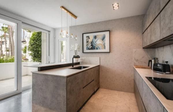 Piso en venta en Calle Marina Puente Romano Jardin Japones, 6, 6, Marbella
thumbnail 2