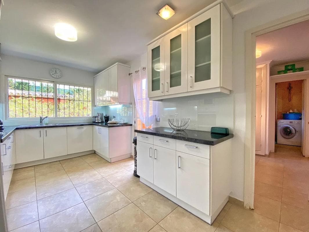 Продажа отдельного шале в Barrio Sierra Blanca, Марбелла photo 4