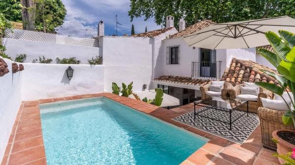 Chalet adosado en venta en Plaza Primavera, 3 , Marbella photo 1