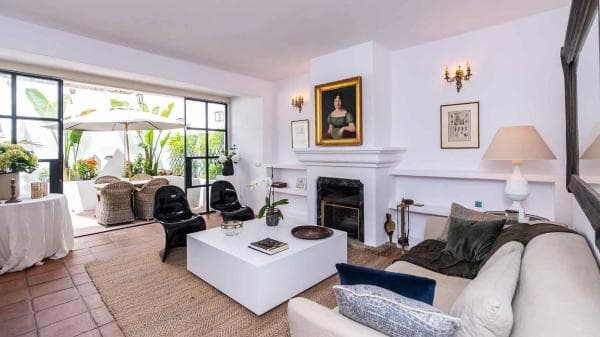 Chalet adosado en venta en Plaza Primavera, 3 , Marbella thumbnail 2