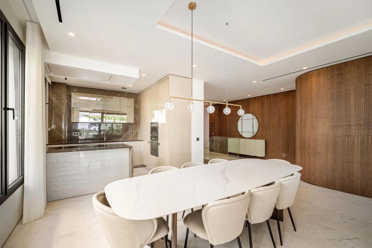 Duplex sale in Urbanización Jardines del Río, Marbella photo 3
