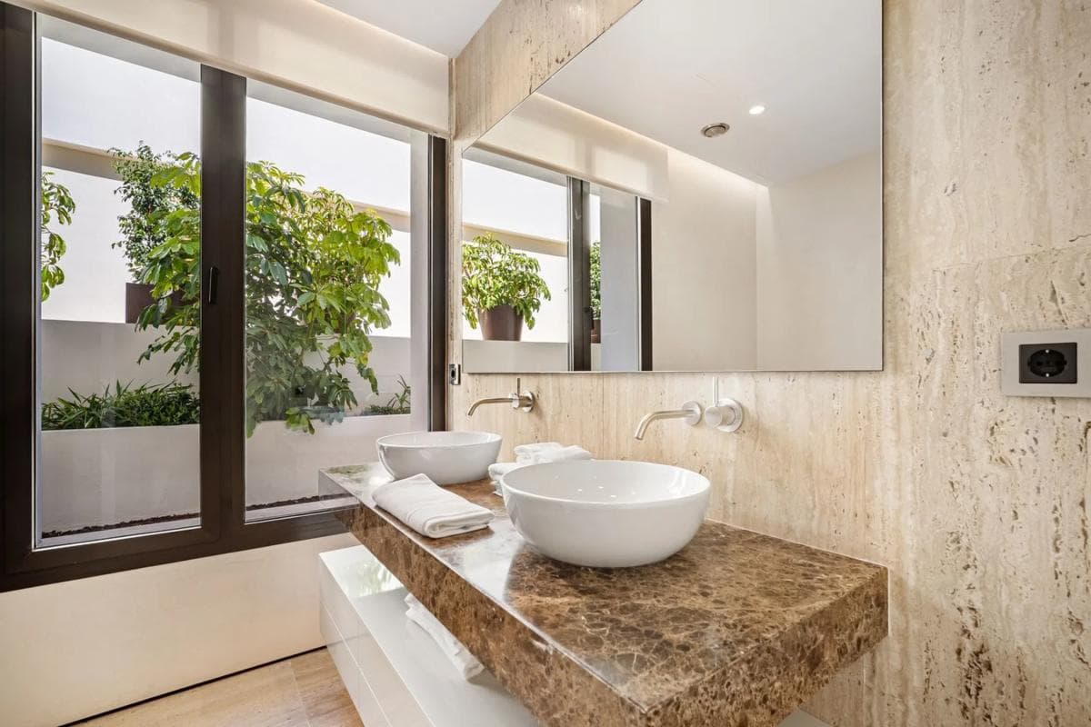 Duplex sale in Urbanización Jardines del Río, Marbella photo 5