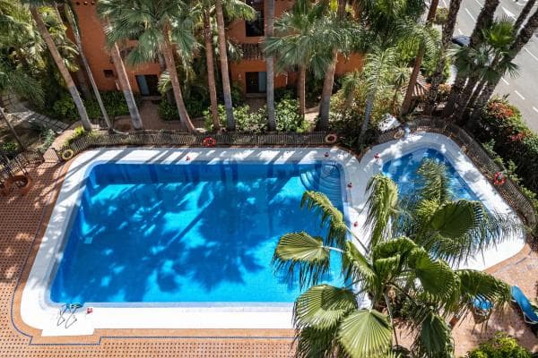 Chalet adosado en venta en Calle Concha Lagos , Marbella thumbnail 1