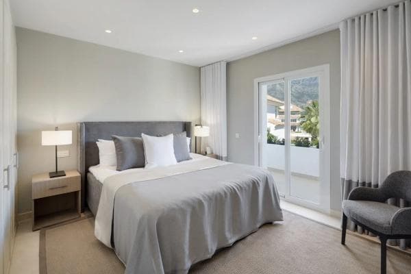 Piso en venta en Urbanización Monte Paraíso, Marbella
thumbnail 1