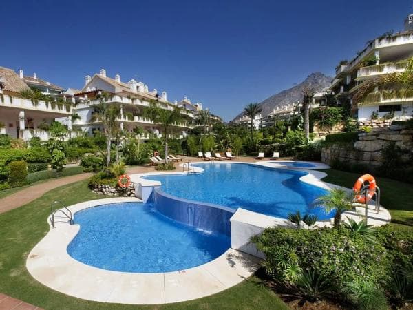 Piso en venta en Camino de la Cruz s/n, Marbella
thumbnail 2