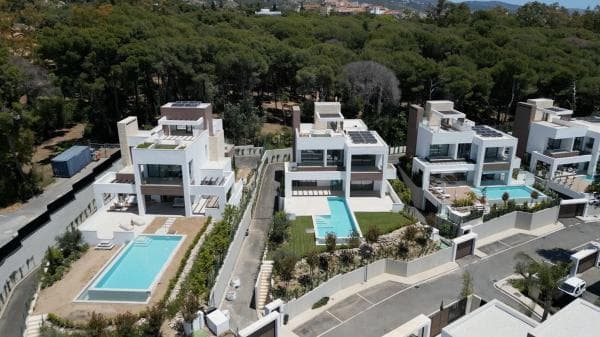 Chalet independiente en venta en Barrio Puente Romano, Marbella
thumbnail 1