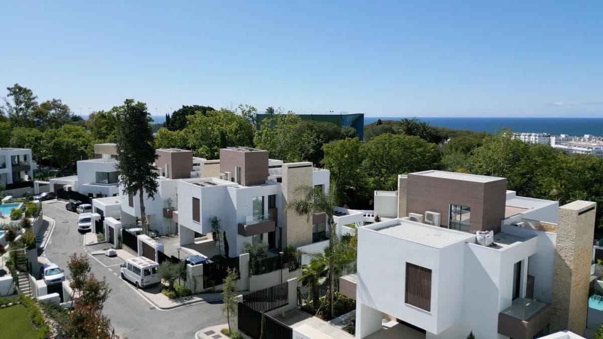 Venta de chalet independiente en Barrio Puente Romano, Marbella
photo 3