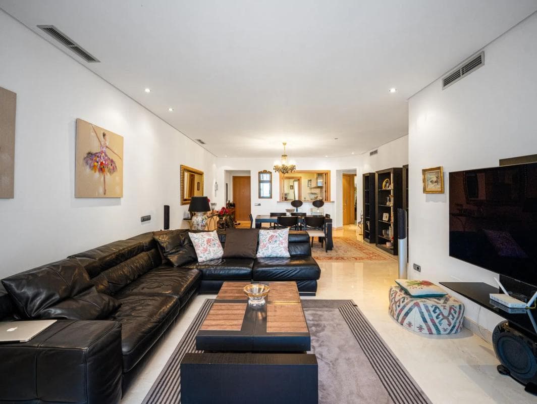 Venta de piso en Avenida Buchinger, Marbella
photo 2