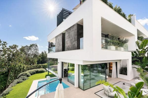 Chalet independiente en venta en Barrio Sierra Blanca, Marbella
thumbnail 1