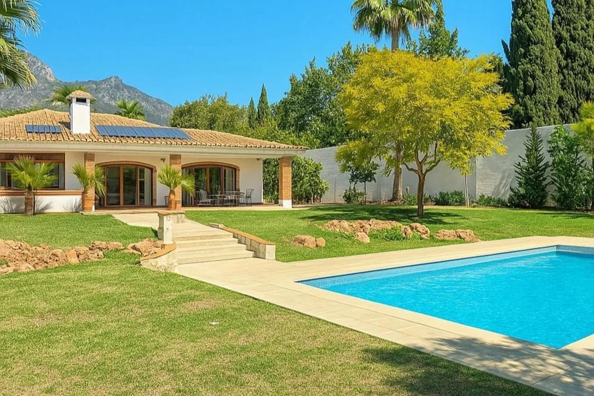 Venta de chalet independiente en Barrio Sierra Blanca, Marbella
photo 3