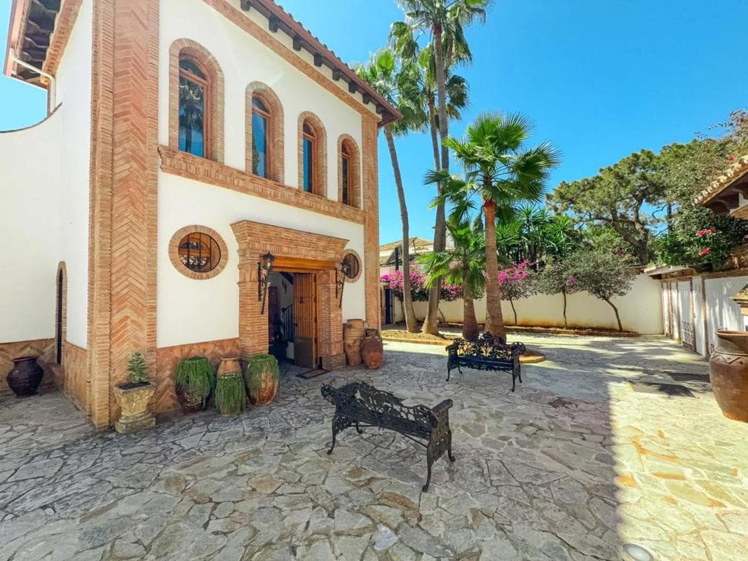 Venta de chalet independiente en Barrio Sierra Blanca, Marbella
photo 4