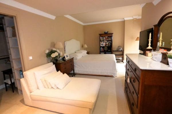 Piso en venta en Calle Sierra Bermeja, 11 -A, Marbella
thumbnail 1