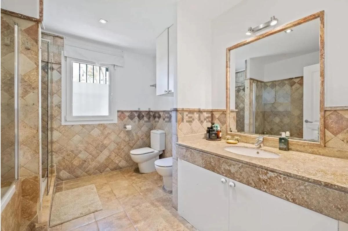 Venta de piso en Calle Sierra Cazorla, 2, Marbella
photo 4