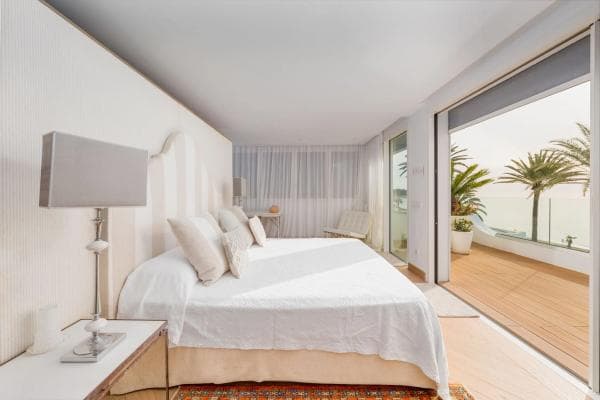 Piso en venta en Urbanización Oasis Club, 131, Marbella
photo 1