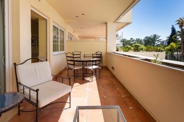 Piso en venta en Avenida Alfonso von Hohenlohe, 19, Marbella
thumbnail 1