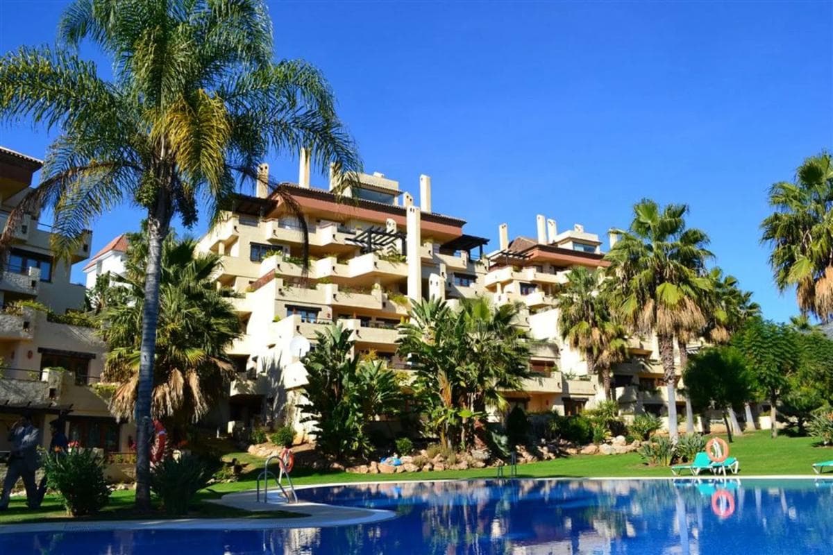 Venta de piso en Calle Sierra Bermeja, 2, Marbella
photo 2