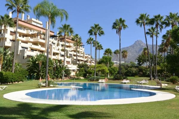 Piso en venta en Calle Sierra Bermeja, 2, Marbella
thumbnail 2