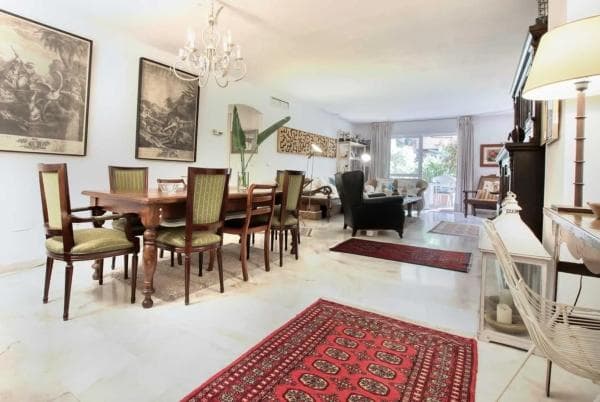 Piso en venta en Barrio Lomas de Marbella Club, Marbella
thumbnail 2