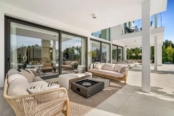 Chalet independiente en venta en Calle María Victoria Atencia, Marbella
photo 1
