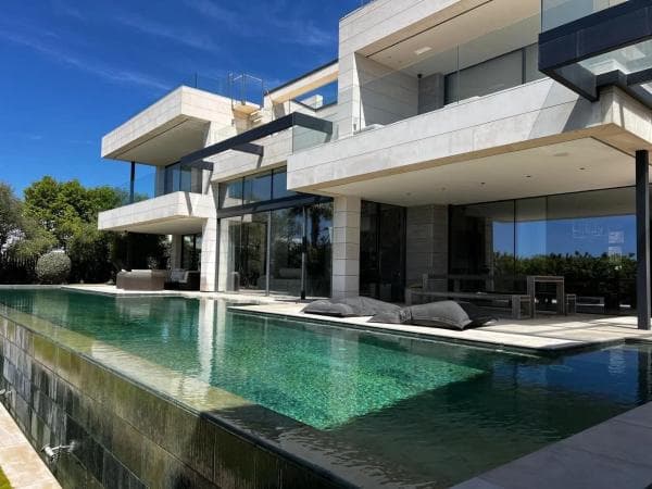 Chalet independiente en venta en Calle Conde de Andrade, Marbella
thumbnail 2