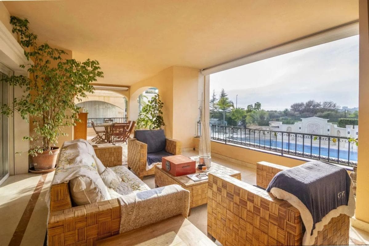 Sale of apartment in Urb. Lomas Rio Verde, 31 -a, Marbella
photo 3