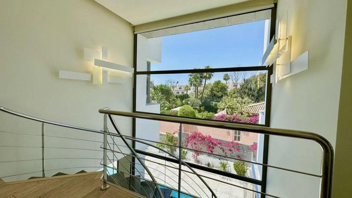 Venta de chalet independiente en Barrio Sierra Blanca, Marbella
photo 2