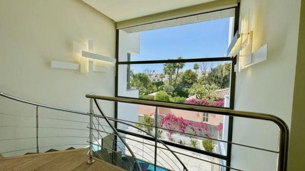 Chalet independiente en venta en Barrio Sierra Blanca, Marbella
thumbnail 1