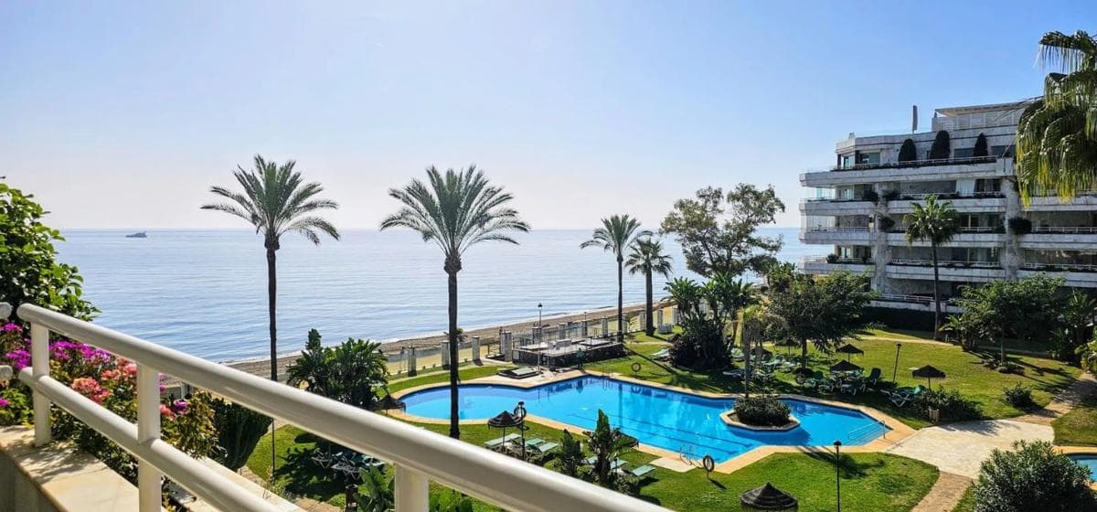 Sale of apartment in Urb. Playa Esmeralda, 176, Marbella
photo 2