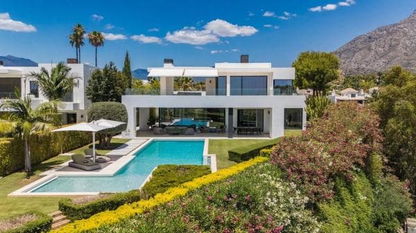 Chalet independiente en venta en Calle Sierra de Istán, 84, Marbella
photo 1