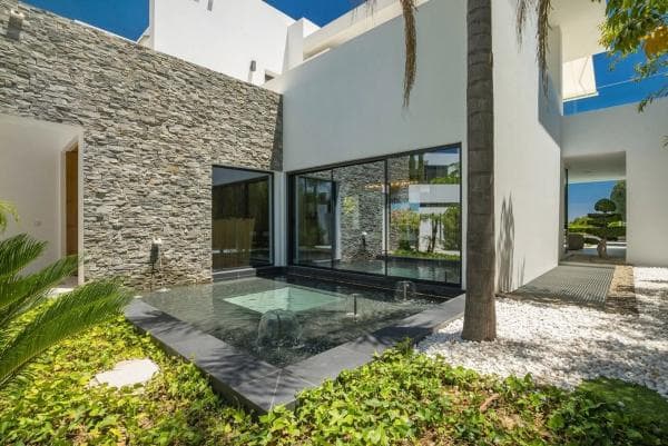 Chalet independiente en venta en Calle Sierra de Istán, 84, Marbella
thumbnail 1