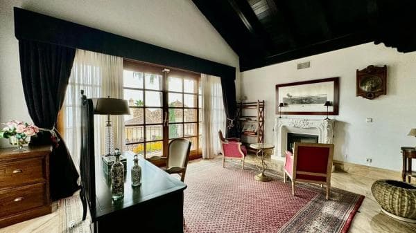 Chalet independiente en venta en Barrio Sierra Blanca, Marbella
thumbnail 2