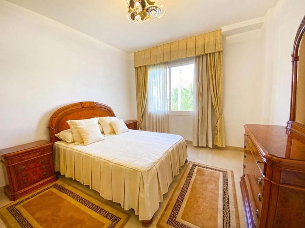 Sale of apartment in Calle San Joaquín s/n, Marbella
photo 2