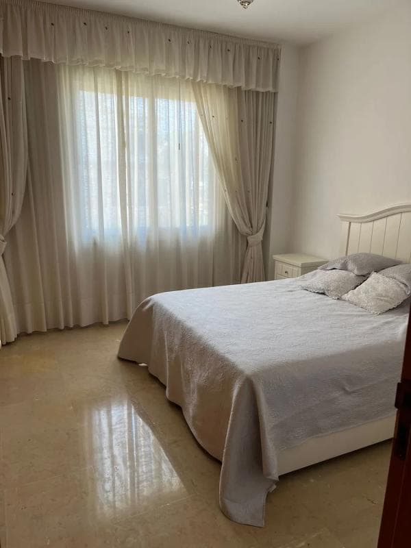 Sale of apartment in Calle San Joaquín s/n, Marbella
photo 3