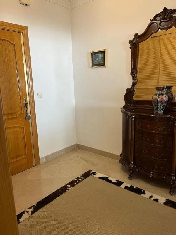 Sale of apartment in Calle San Joaquín s/n, Marbella
photo 4