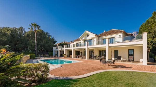 Chalet independiente en venta en Barrio Puente Romano, Marbella
photo 1