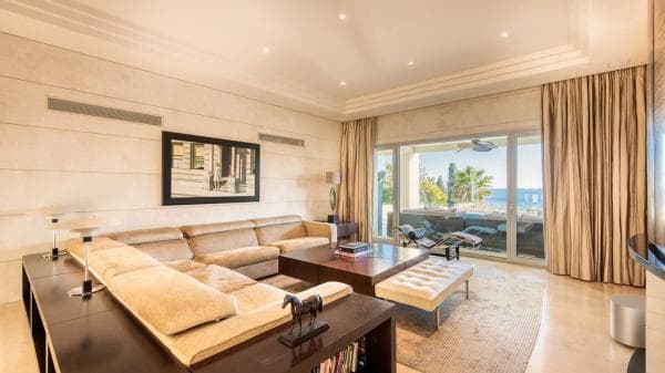 Chalet independiente en venta en Barrio Puente Romano, Marbella
thumbnail 2