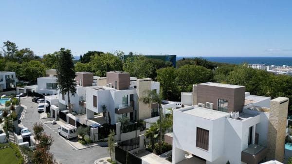Chalet independiente en venta en Barrio Puente Romano, Marbella
thumbnail 2