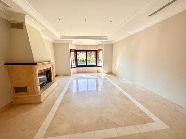 Chalet independiente en venta en Altos reales b s/n, Marbella
photo 1