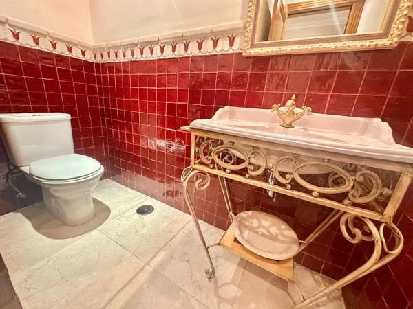 Chalet independiente en venta en Altos reales b s/n, Marbella
thumbnail 1