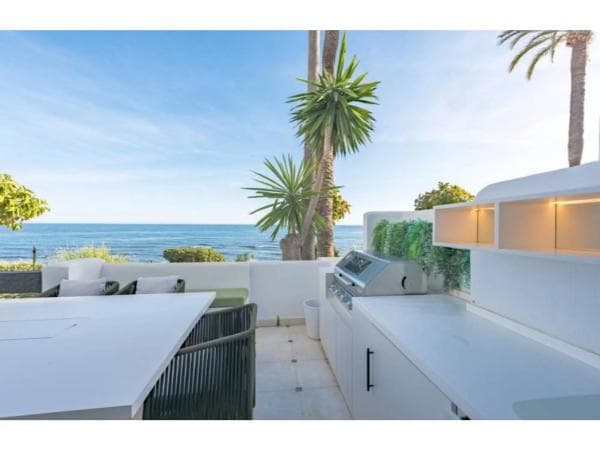 Piso en venta en ኡርባኒሳሲኦን ፑኤንቴ ሮማኖ, Marbella
thumbnail 1