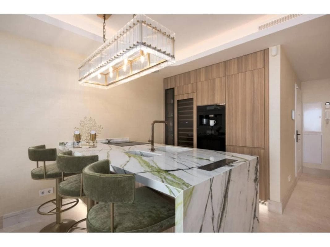 Venta de piso en ኡርባኒሳሲኦን ፑኤንቴ ሮማኖ, Marbella
photo 4