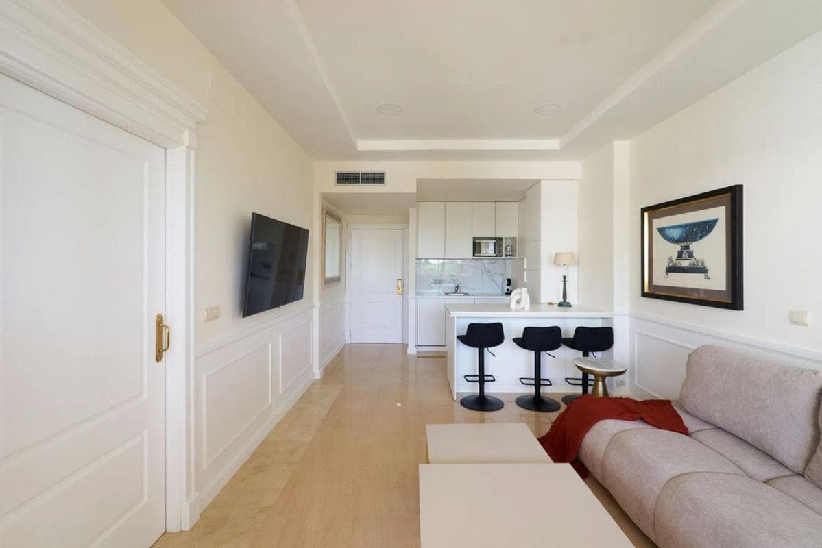 Venta de piso en Avenida Principe Alfonso Hohenloh, 19, Marbella
photo 4
