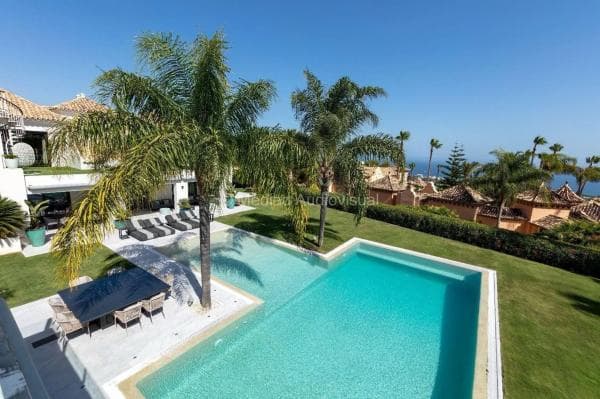 Chalet independiente en venta en Barrio Sierra Blanca, Marbella
photo 1