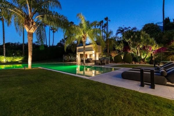 Chalet independiente en venta en Barrio Sierra Blanca, Marbella
thumbnail 2