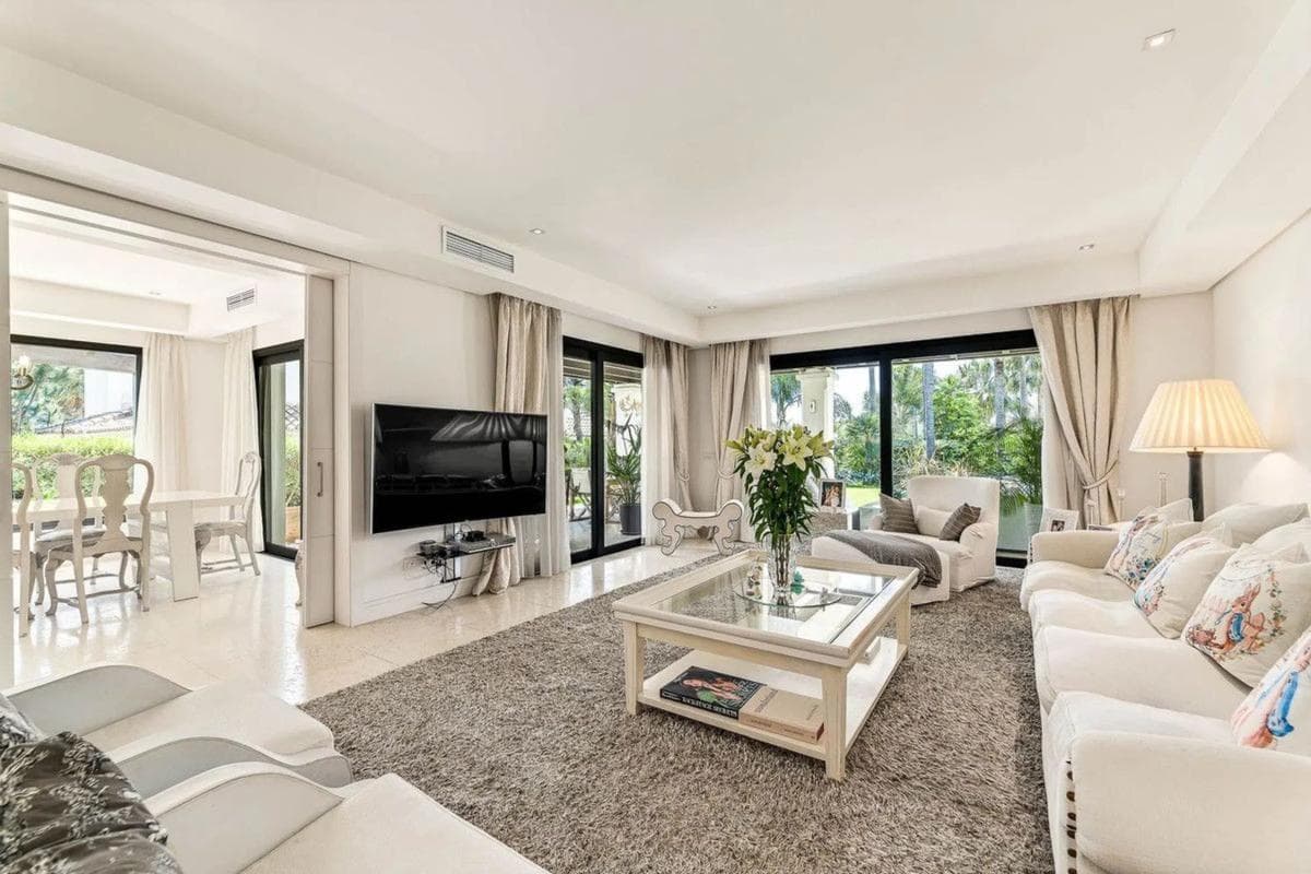 Sale of independent chalet in Barrio Lomas de Marbella Club, Marbella
photo 5